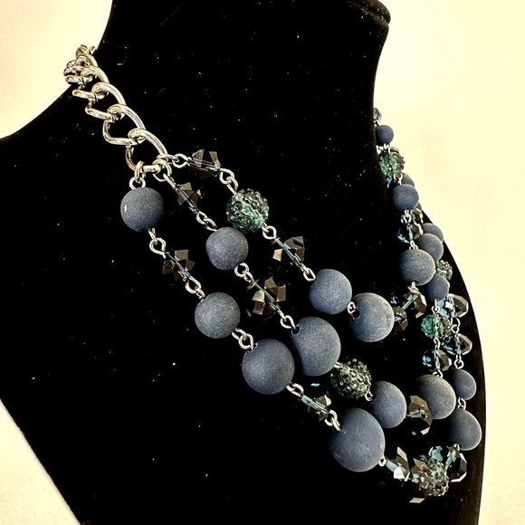 SIMPLY VERA Vera Wang Triple strand Silver tone and Navy Blue beaded necklace - Picture 4 of 12